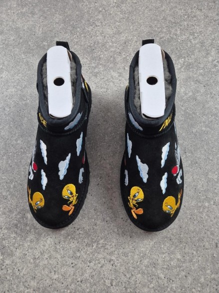 UGG palace skateboards ultra mini boots Looney Tunes taille 40,5