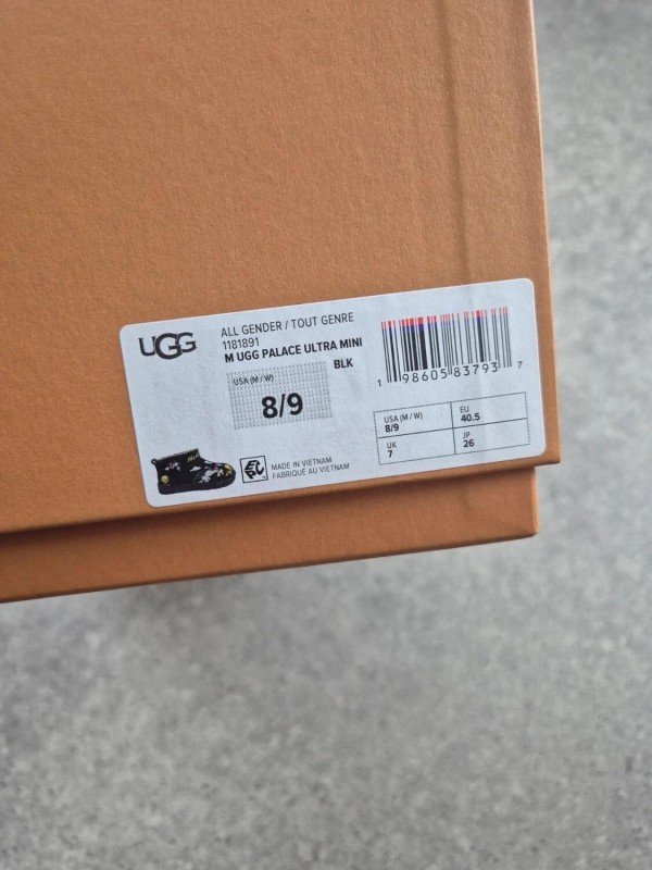 UGG palace skateboards ultra mini boots Looney Tunes taille 40,5 2