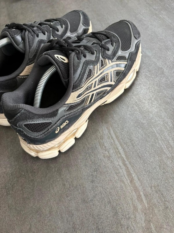 Asics gel nyc black / beige - taille 44 2