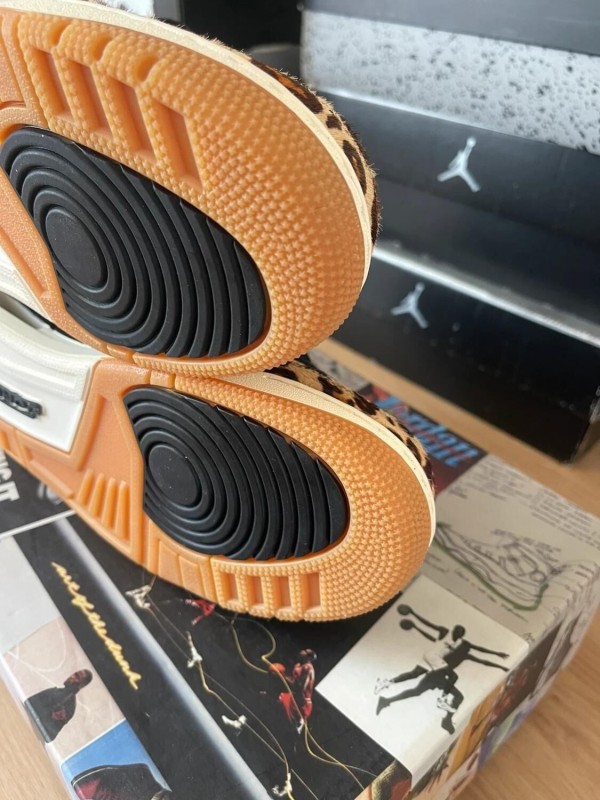 Jordan 3 retro se animal instinct taille 42 neuve 2