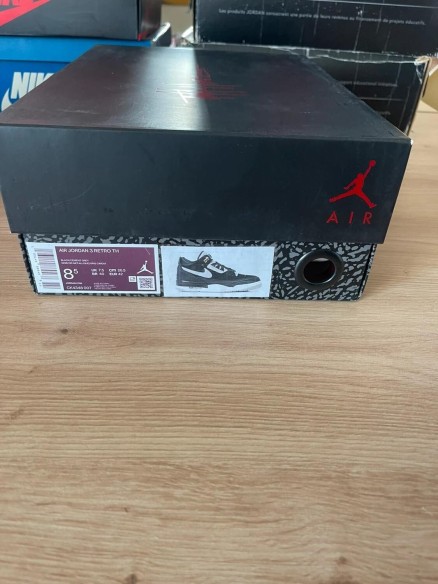 Jordan 3 retro tinker taille 42
