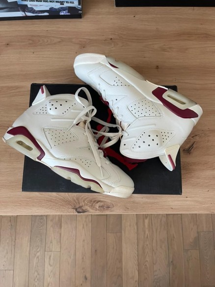 Jordan 6 VI Retro maroon (2015) taille 42 comme neuve