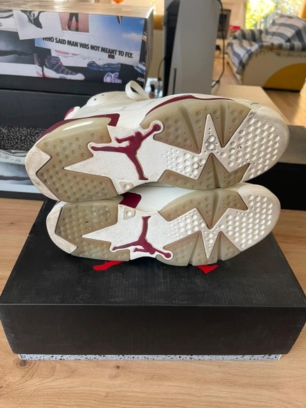 Jordan 6 VI Retro maroon (2015) taille 42 comme neuve