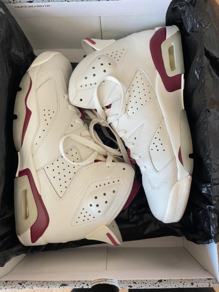 Jordan 6 VI Retro maroon (2015) taille 42 comme neuve