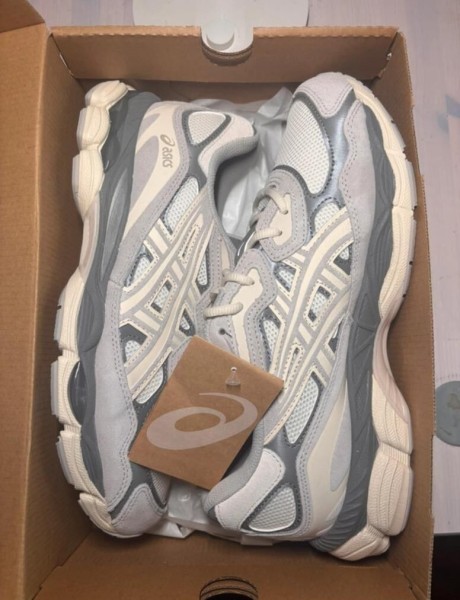 Asics gel nyc cream oyster grey taille 44