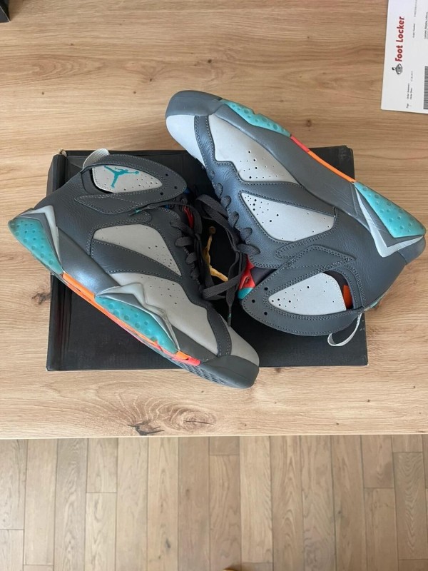 Jordan 7 VII Retro barcelone days taille 41 comme neuve