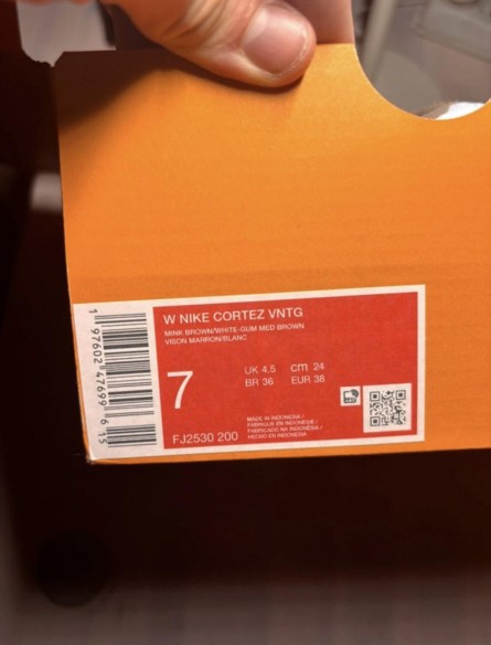 Nike Corteiz medium curry taille 38