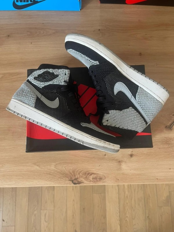 Jordan 1 retro flyknit shadow grey taille 42 comme neuve