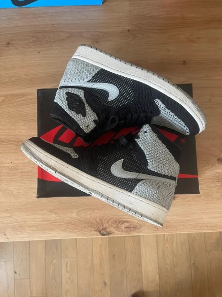 Jordan 1 retro flyknit shadow grey taille 42 comme neuve