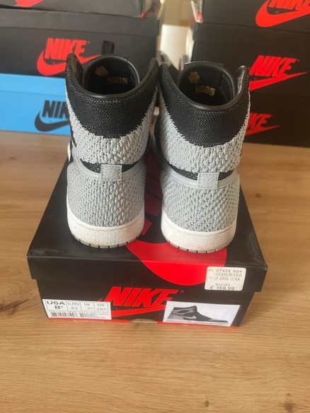 Jordan 1 retro flyknit shadow grey taille 42 comme neuve