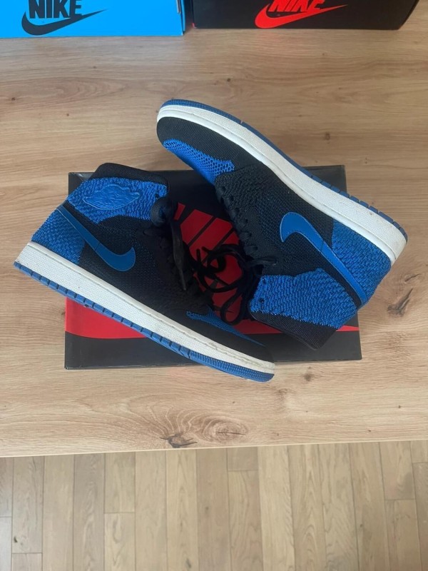 Jordan 1 retro flyknit royal blue taille 42 comme neuve