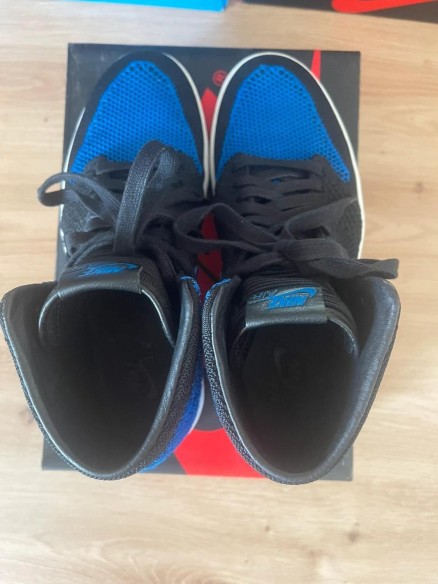 Jordan 1 retro flyknit royal blue taille 42 comme neuve