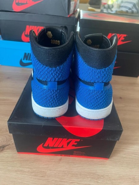 Jordan 1 retro flyknit royal blue taille 42 comme neuve