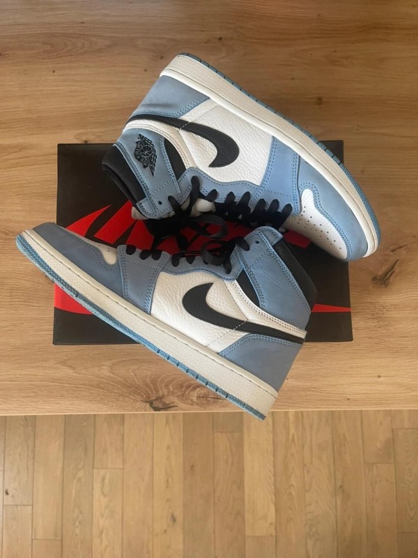 Jordan 1 retro university blue taille 42 comme neuve 2