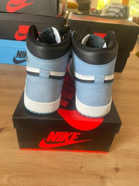 Jordan 1 retro university blue taille 42 comme neuve