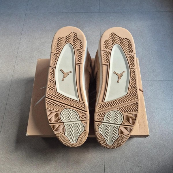 Jordan 4 " Cozy Girl "