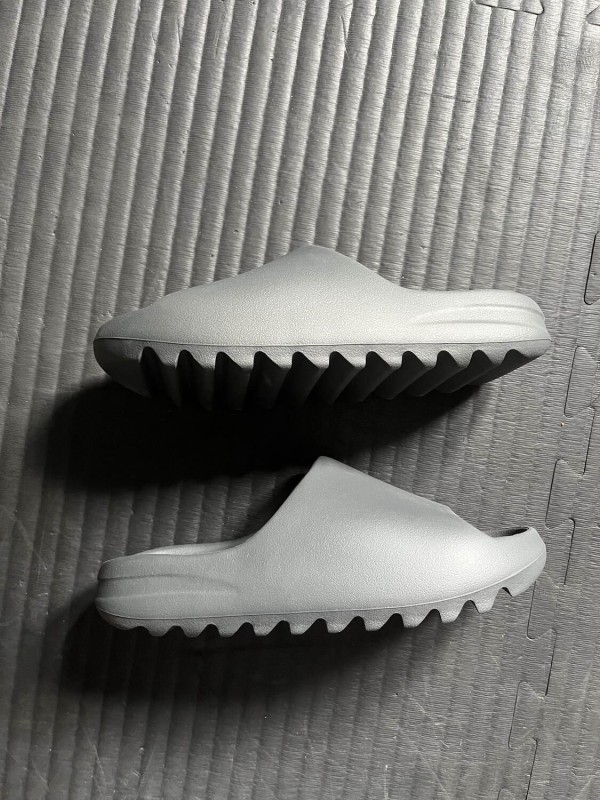 adidas Yeezy Slide Granite