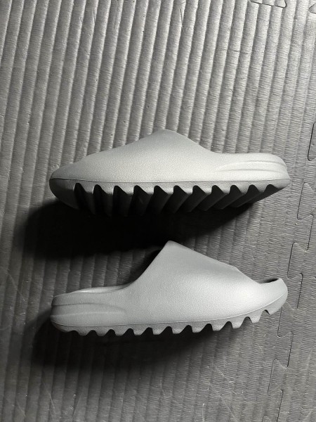 adidas Yeezy Slide Granite