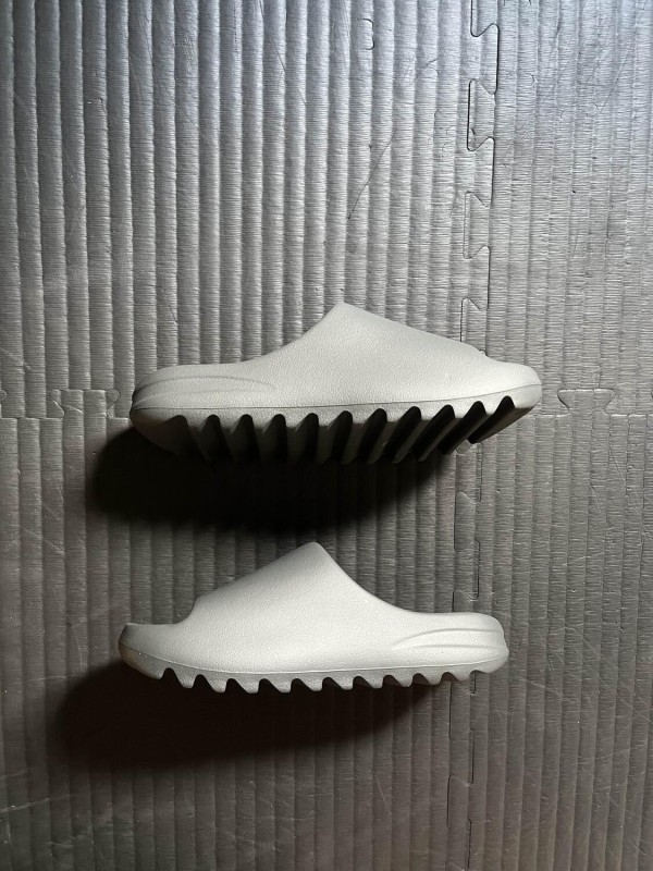adidas Yeezy Slide Granite 2