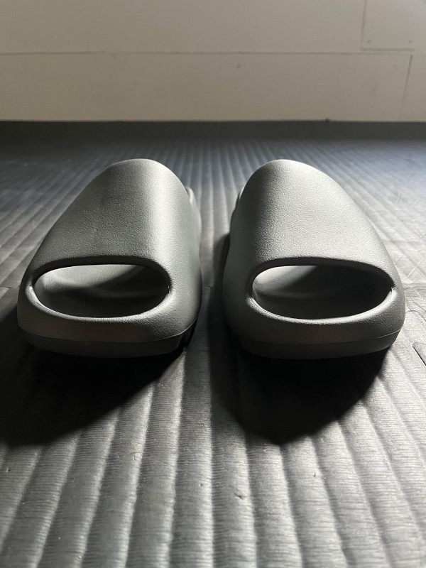 adidas Yeezy Slide Granite 2