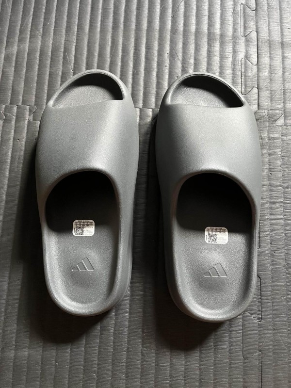adidas Yeezy Slide Granite 2