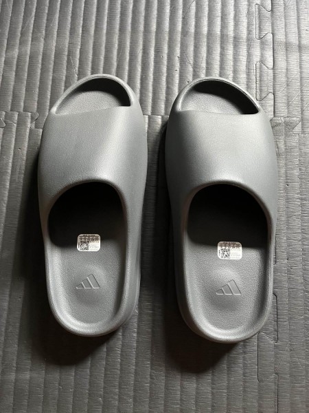 adidas Yeezy Slide Granite