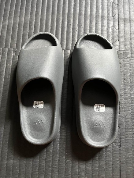 adidas Yeezy Slide Granite