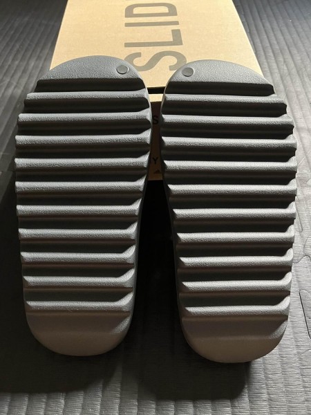 adidas Yeezy Slide Granite