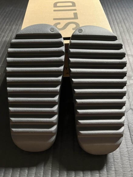 adidas Yeezy Slide Granite