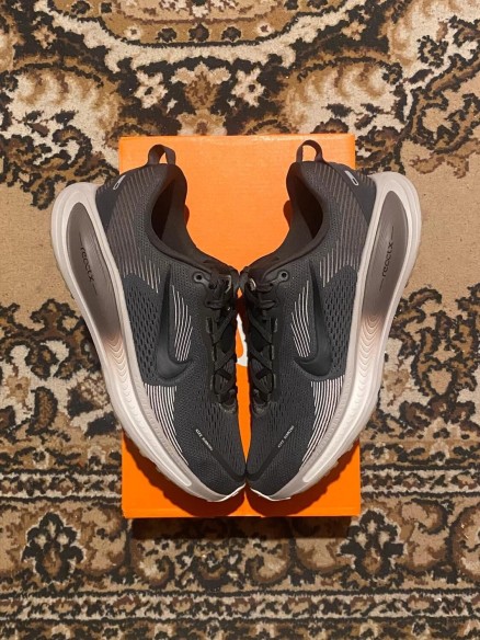 Nike Vomero 18 grey