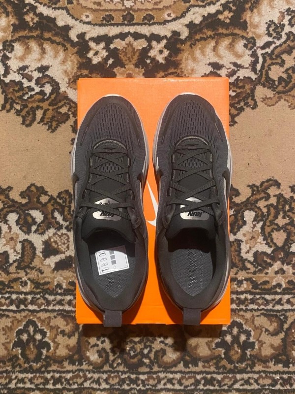 Nike Vomero 18 grey 2
