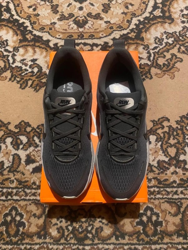 Nike Vomero 18 grey 2