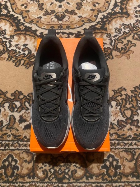 Nike Vomero 18 grey