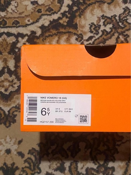 Nike Vomero 18 grey
