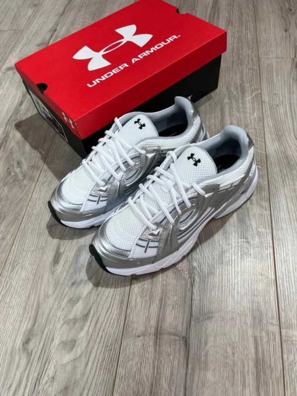 Ua sola / under armour / silver / argenter / blanche / taille 39 2