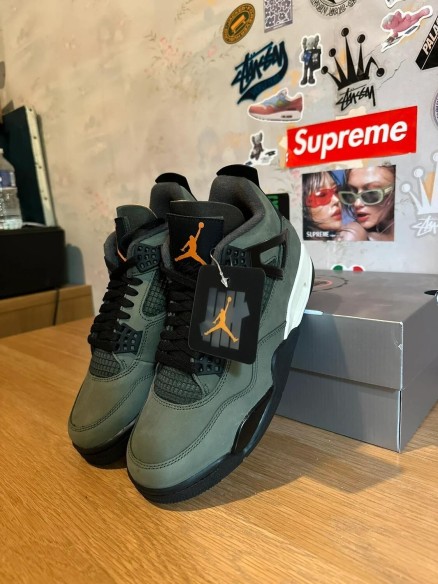 Jordan 4 Undefeated green / vert