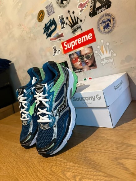 Saucony Progrid omni 9 blue lime