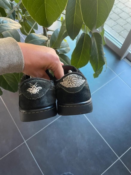 Jordan 1 Low Travis Scott Black Phantom