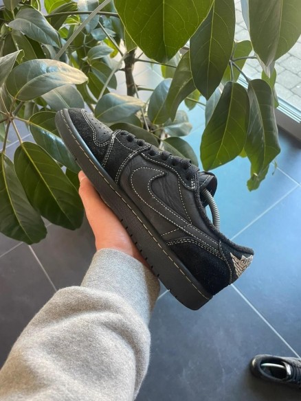 Jordan 1 Low Travis Scott Black Phantom