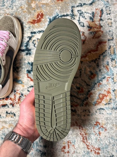 Air Jordan 1 low travis scott reverse olive