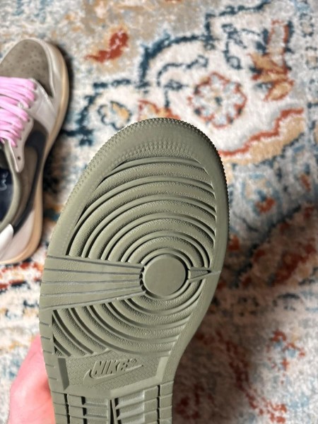 Air Jordan 1 low travis scott reverse olive