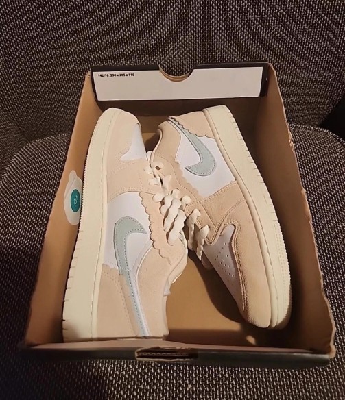 Jordan 1 low scalloped edge