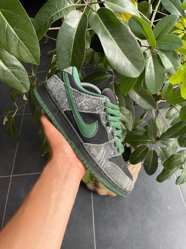Nike sb dunk low there skateboards