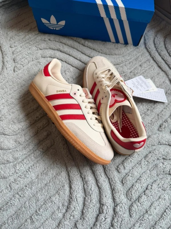 adidas samba red cream " saint valentin " Taille 40