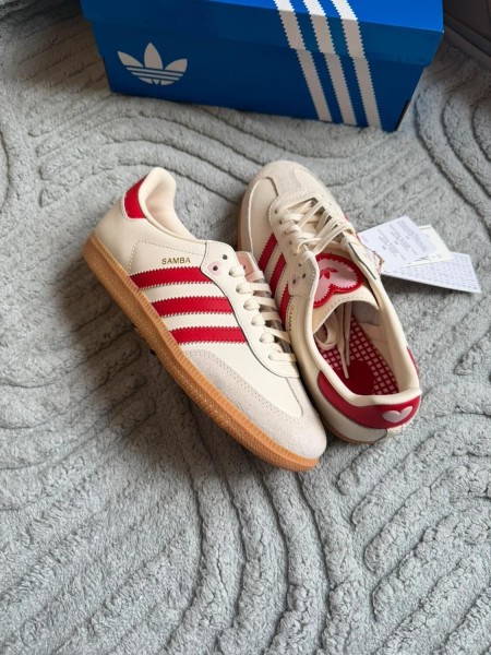 adidas samba red cream " saint valentin " Taille 40