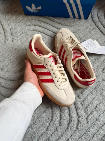 adidas samba red cream " saint valentin " Taille 40