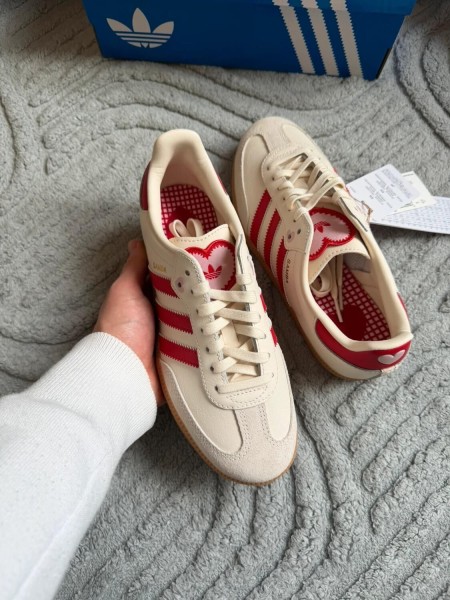 adidas samba red cream " saint valentin " Taille 40