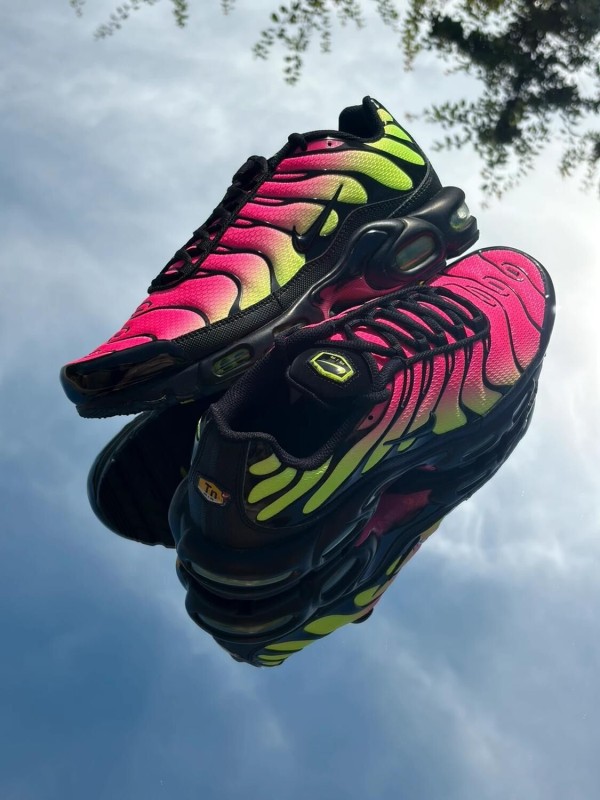 Nike Air Max Plus Hyper Pink Volt - EU 44