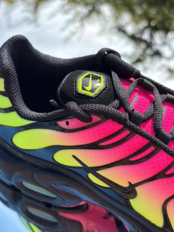 Nike Air Max Plus Hyper Pink Volt - EU 44 2