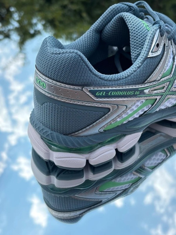 Asics Gel-Cumulus 16 White Ironclad - EU 41,5 2